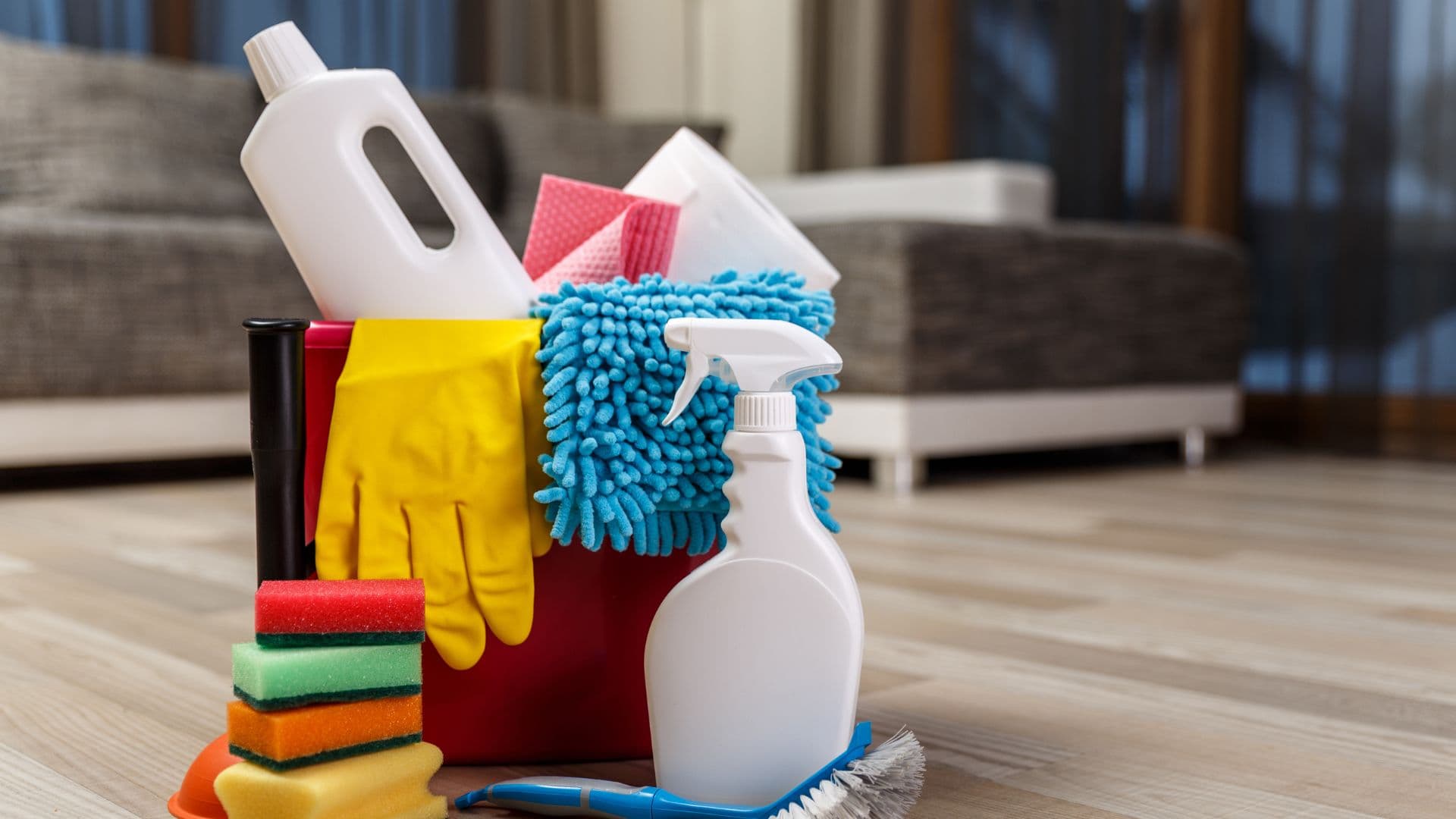 Why Hire Professional Cleaners to Help With Your Fall Chores?