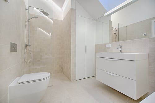 3 Signs You Need Professional Bathroom Cleaning