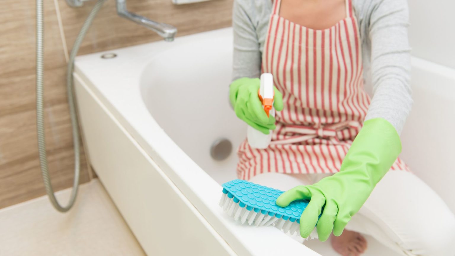 Почистить ванну домашними средствами
